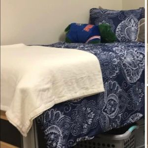 Twin XL Bedding Set